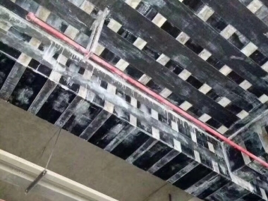 梁、板粘贴碳纤维布